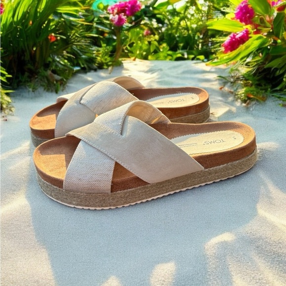 Tom’s Paloma Cross Strap Slide. Size 6. Great Condition. - Picture 3 of 7